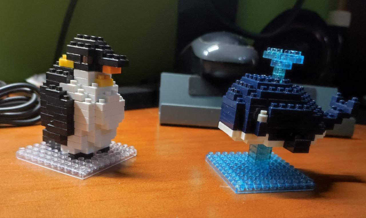 Los gigantes invisibles: Cómo Linux y Docker sostienen el internet moderno